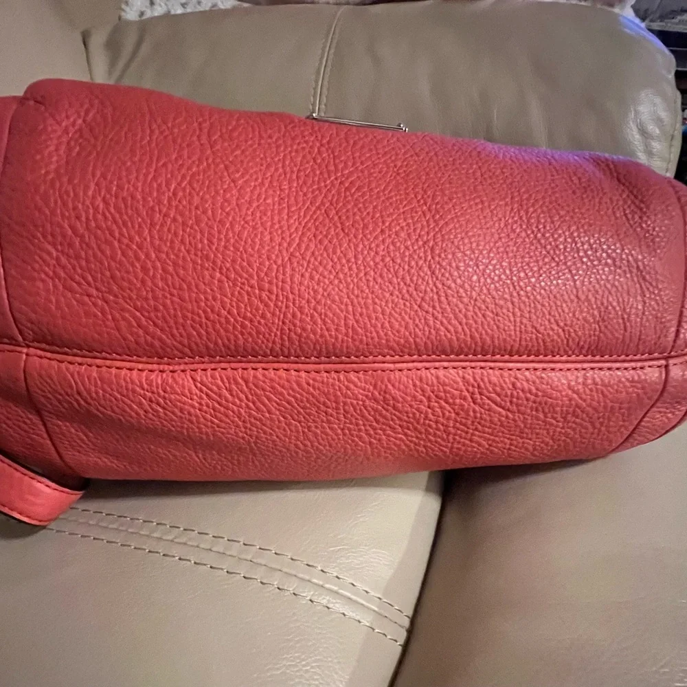 Coach Coral Leather Bag EUC - Picture 5 of 12